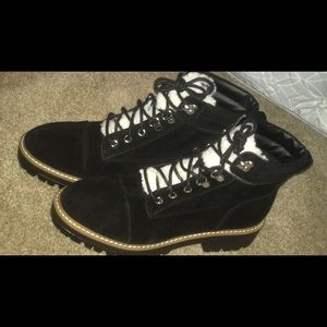 Time and Tru black boots